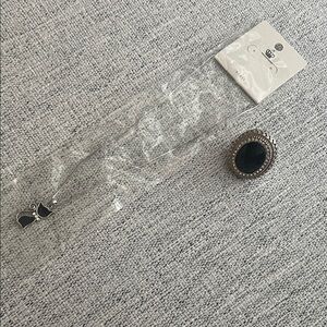 Black Oval Ring with Cat Charm Necklace